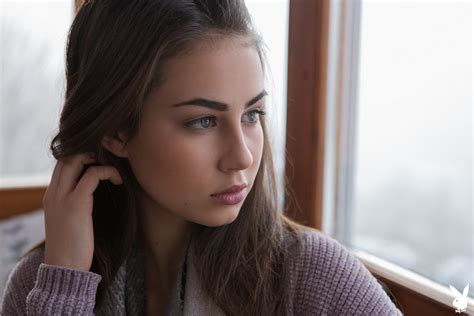 Wallpaper ID: 1085004 / Sophie Limma, pillow, model, looking at viewer, brunette, lying on back ...