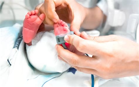 NICU Nurse: How to Become a Neonatal Nurse | Aspen University