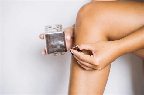 How to Get Rid of Strawberry Legs with the Right Exfoliation - Beauty ...