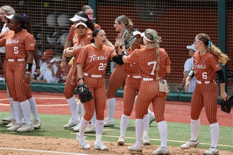 Longhorns Daily News: Texas softball is officially a consensus No. 1 ...