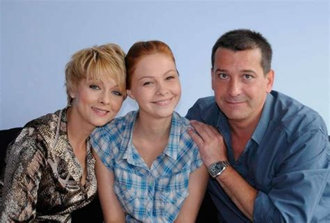 Сериал «Семейный детектив» (2011-2012) - сюжет, актеры и роли, кадры из ...