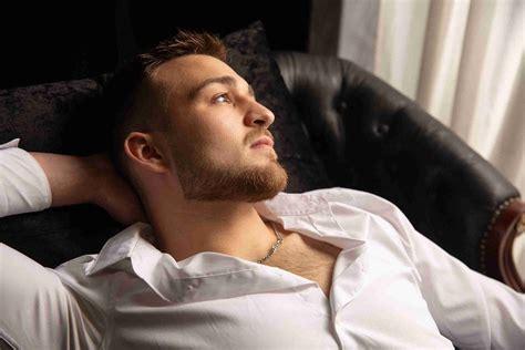 High Class Male Escort Leon in Sydney | Aura Male Escort