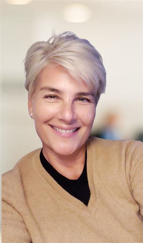 Meet Laura Tate – CanvasRebel Magazine