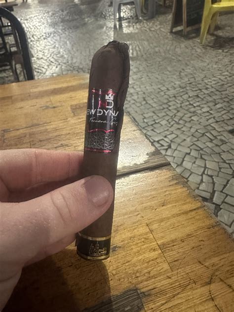 Any Perceverancia fans out there? Smoking the New Dynasty robusto dynamite. : r/cigars