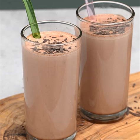 Simple Homemade Chocolate Milk - Alphafoodie