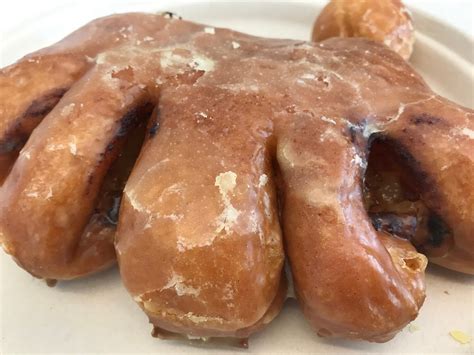 What Is a Bear Claw Donut? - Recipes.net