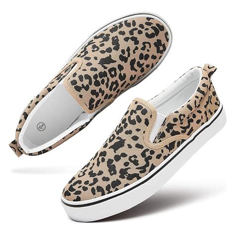 Kristen Wiig Goes "Fully Naked" in New Movie, Talks Dramatic Roles | Us ...