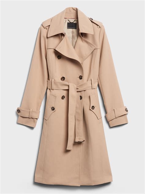 Italian Flair: Banana Republic Womens Coats This Season