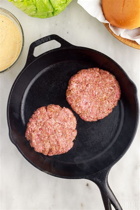 How To Make Perfect Cast Iron Skillet Burgers - Family Dinners
