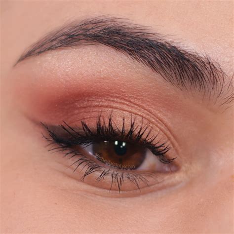 How To Make Simple Eyeshadow at Marjorie Hiller blog