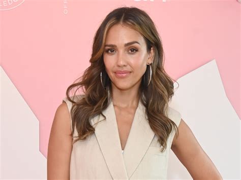 Jessica Alba’s Nude Britney Spears Costume Was So Showstopping