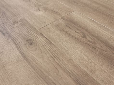 LAKESHORE- Pravada Floors