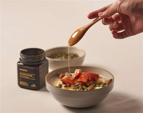 Manuka Honey in Diabetic Diets: Benefits & Balance | Manukora
