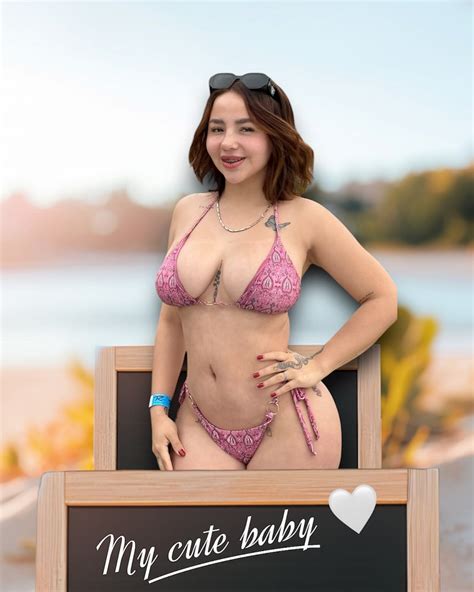 Estrella Navarrete | Una vuelta en la playita 🌊🍃 | Instagram