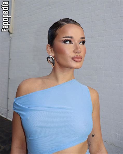 Isabelle Clarke Nude Leaks - Photo #2899615 - Fapopedia