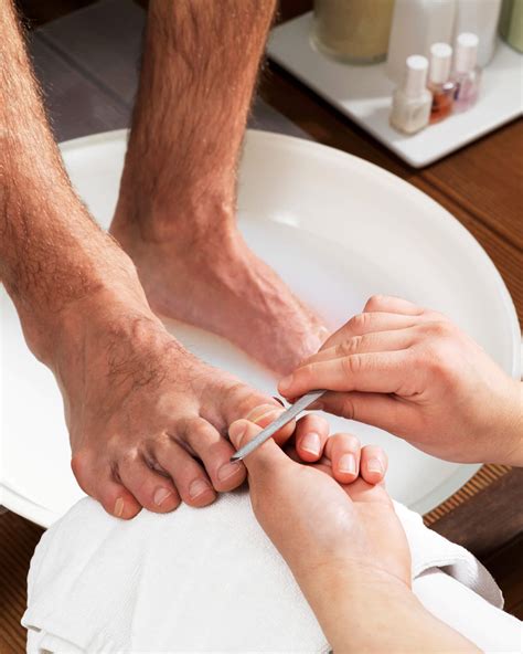 Gentlemen's Pedicure