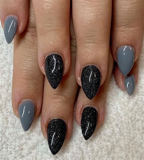 Mountain Peak Nails: 40+ Pretty Nail Designs for This Trendy Nail Shape ...