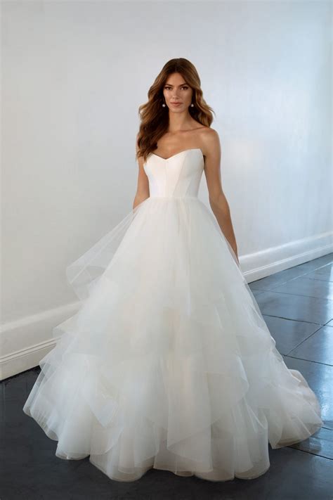 Modern Chic — Annabel's Bridal Studio