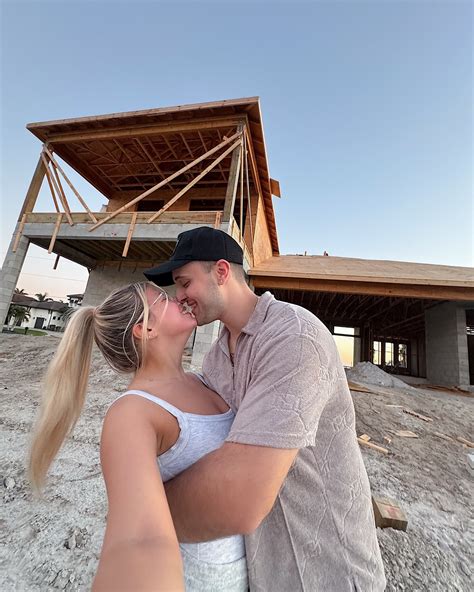 Mariah Ritter 🎀 | Our house finally has walls up + our second story!! 🎉 absolutely unreal being ...