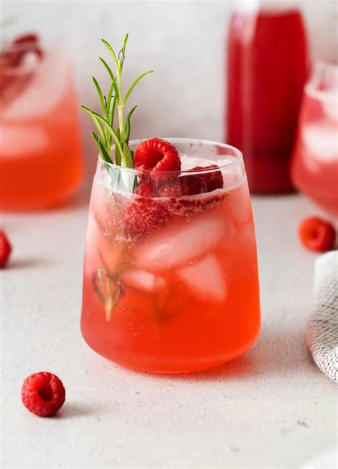 20 Valentine's Day Cocktail Recipes You'll Love | The Everygirl