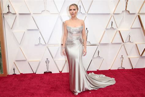 Scarlett Johansson – Sexy Boobs in Big Cleavage at 92nd Annual Academy ...
