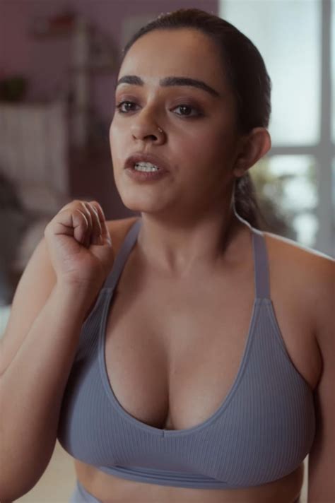 Apoorva Arora hot sports bra : r/clebsbazaar