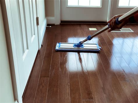 3 Ways to Clean Hardwood Floors with Vinegar - Cleany Miami