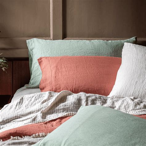 The 12 Best Linen Sheets, Tested by Editors
