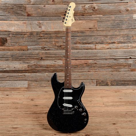 G&L Skyhawk Black Sparkle 2021 – Chicago Music Exchange