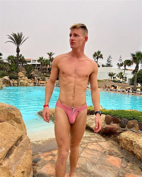 British Gay Boy John Jai – Giant Bulge