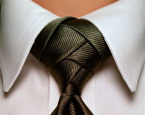 PLATINUM TRINITY | Tie knots, Neck tie knots, Ties mens
