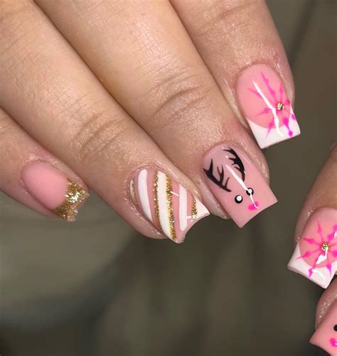 This Pink and White Christmas Nail Trend Is Breaking the Internet ...