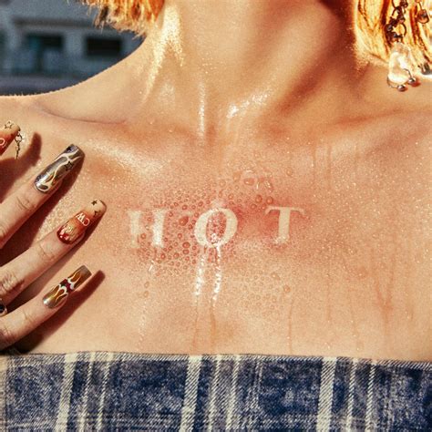 HOT - EP" álbum de LE SSERAFIM en Apple Music