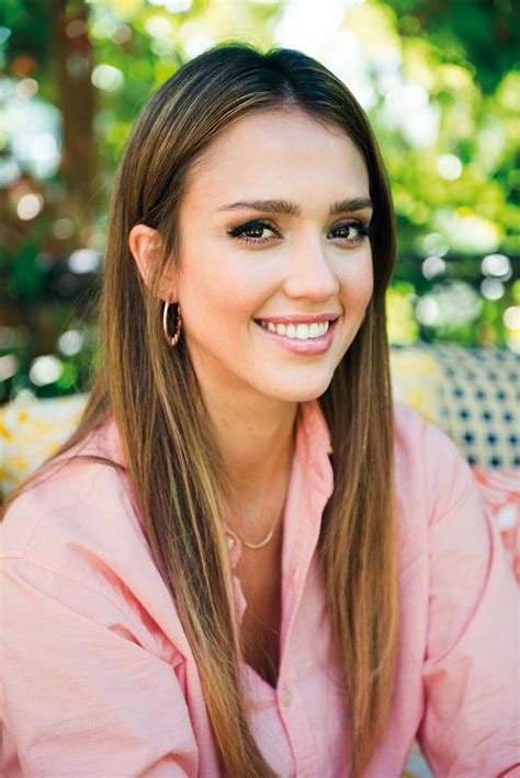 Jessica Alba: Bio Chic - Woman