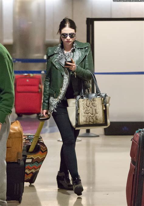 Michelle Trachtenberg Lax Airport Blonde Tweeter Actress - Nude Celeb World
