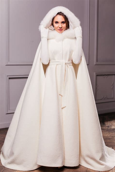 Winter Wedding Cape Coat: Bridal Cloak Jacket With Faux Fur for Bride ...