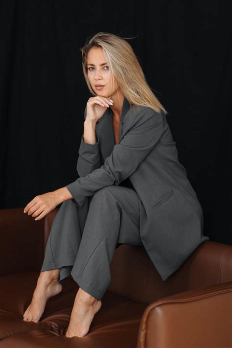 Saggy Tits Doggy Style Photos, Download The BEST Free Saggy Tits Doggy ...