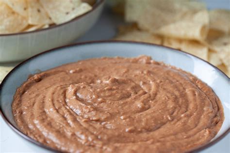 Cheesy Refried Bean Dip – Midwexican