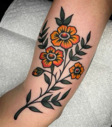 Floral American traditional tattoo | Traditional tattoo flowers ...