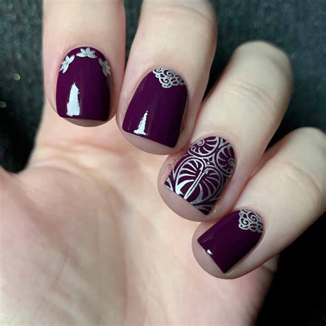 15 Simple Dark Purple Nails - Sparkling Boy Ideas