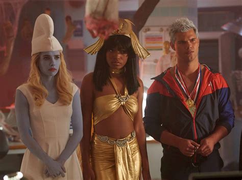 Scream Queens Season 2 Episode 4 Review: “Halloween Blues” - TVovermind