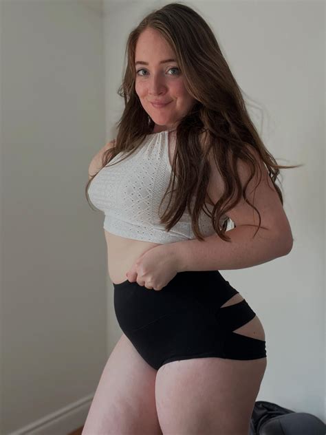 Renee Winter (@imredheadwinter) • Instagram photos and videos