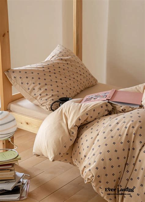 5 Affordable Bedding Hacks for Dorm Rooms on a Budget