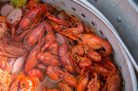 Louisiana Crawfish Boil Recipe | NutmegAndClove