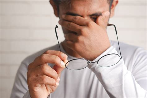 How long does eye strain last? Possible symptoms and prevention tips | BenQ US