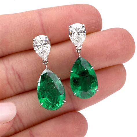 GIA Certified Colombian 1.40 Carat Emerald Diamond Platinum Dangle ...