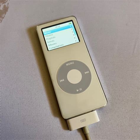 Ipod nano 1st generation, Audio, Portable Music Players on Carousell