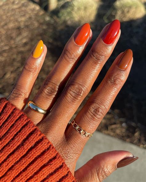 70 Thanksgiving Nail Ideas You’ll Actually Want to Wear | Nail colors ...