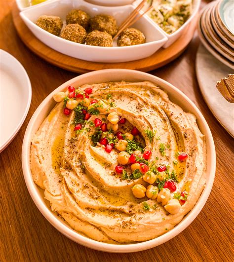 Recipe: The Creamiest Hummus & Pita Bread - The Foodie Diaries