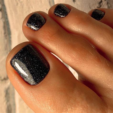 "Feet Fabulous: 40 Toe Nail Art Designs to Flaunt Your Style" | Glitter toe nails, Pretty toe ...